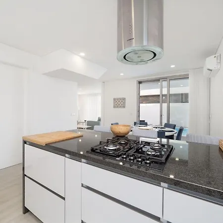 Atlântico - By Sch Villa Salir de Porto